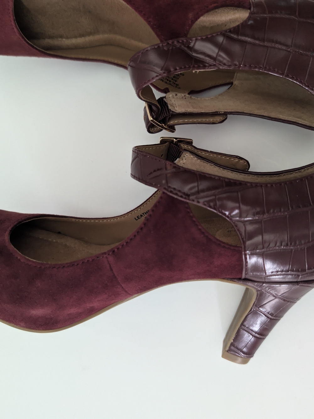 Giani Bernini Burgundy Suede Mary Jane Heels with Croc-Trim Strap Size 6M - Picture 8 of 12